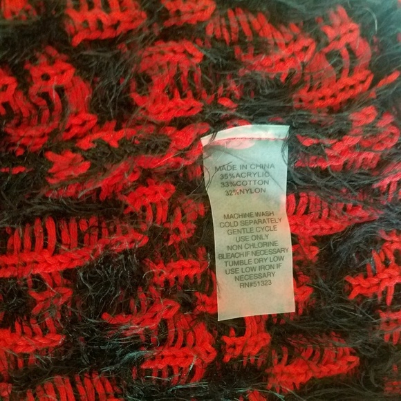 Red Black Bohemian Chic Sweater - Picture 4 of 4